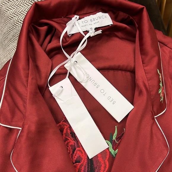 Bed to brunch roses embroidered top - Picture 11 of 13